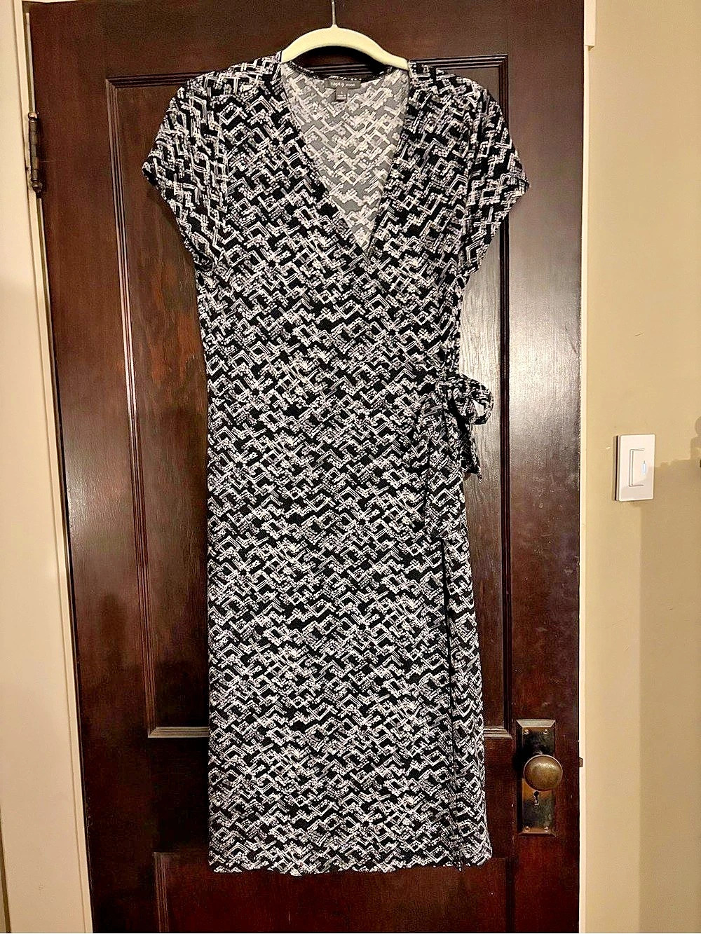 Apt. 9 Wrap Midi Dress in Black & White Size Large